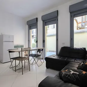 https://red-line-rooms-division.italymilanhotels.net